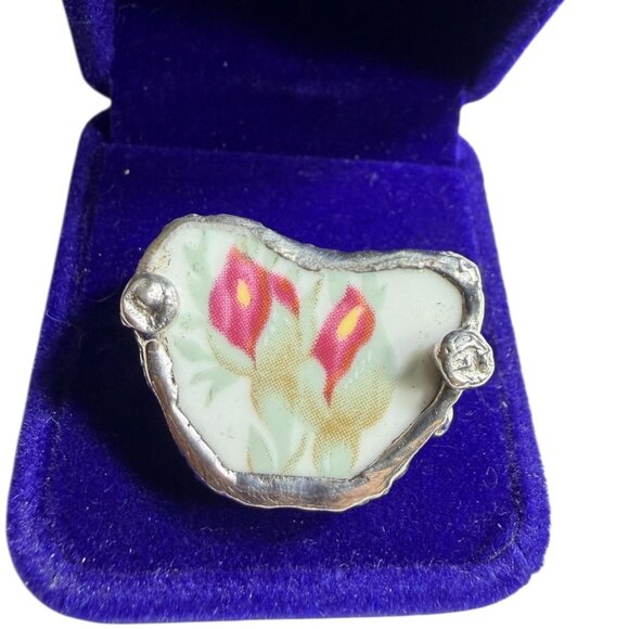 Broken China Ring With Upcycled Silver Spoon Band & Vintage Floral Design Sz 7.5 - Picture 2 of 10